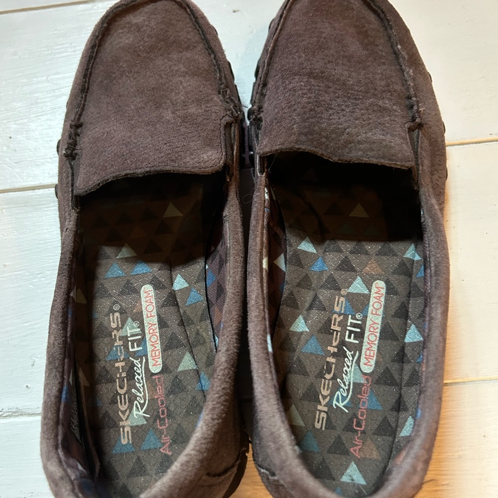 Skechers relaxed fit loafer style, size 6.5
